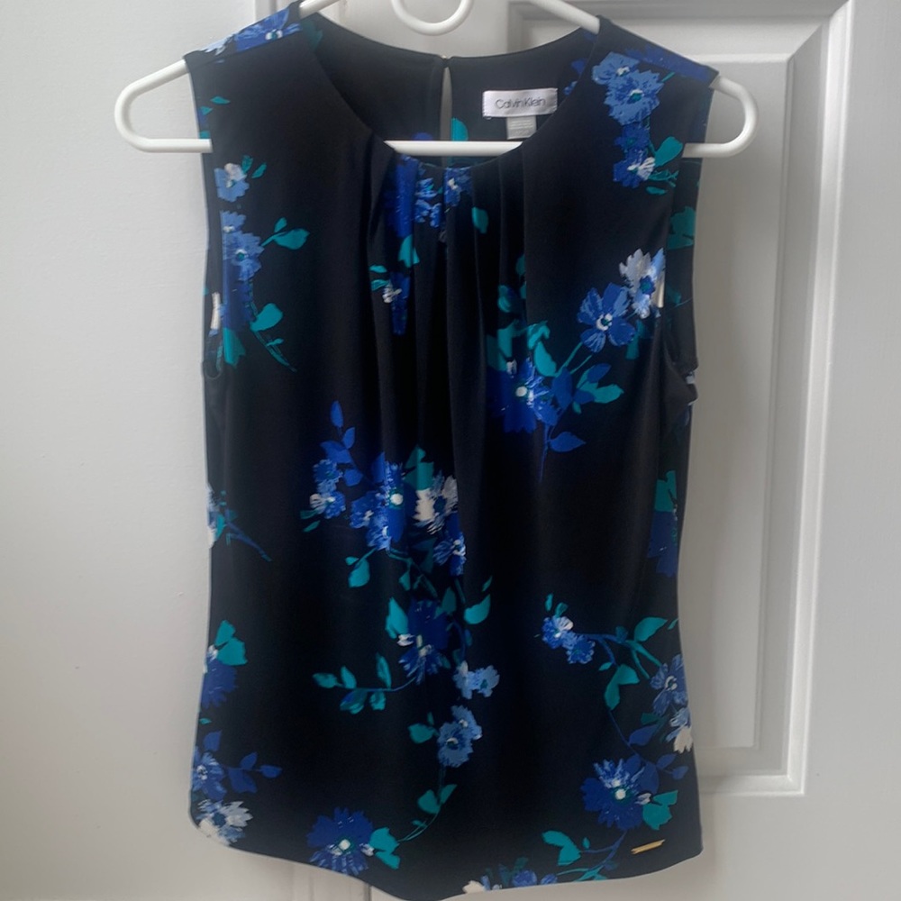 Pretty sleeveless top